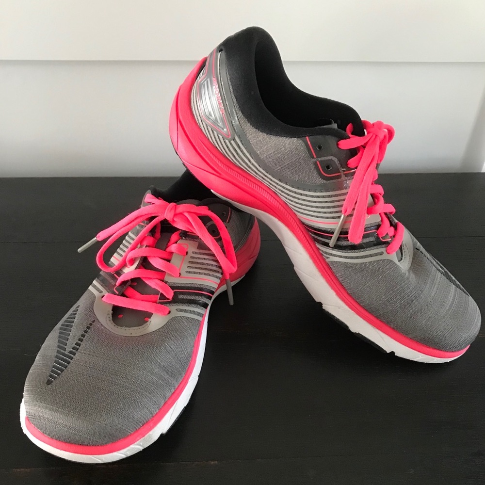 Brooks Pure Cadence 6 running shoes